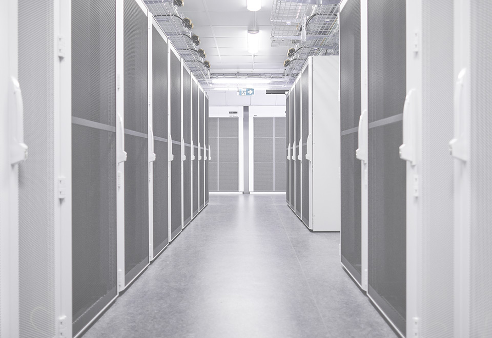 Datakeskuksen käytävä