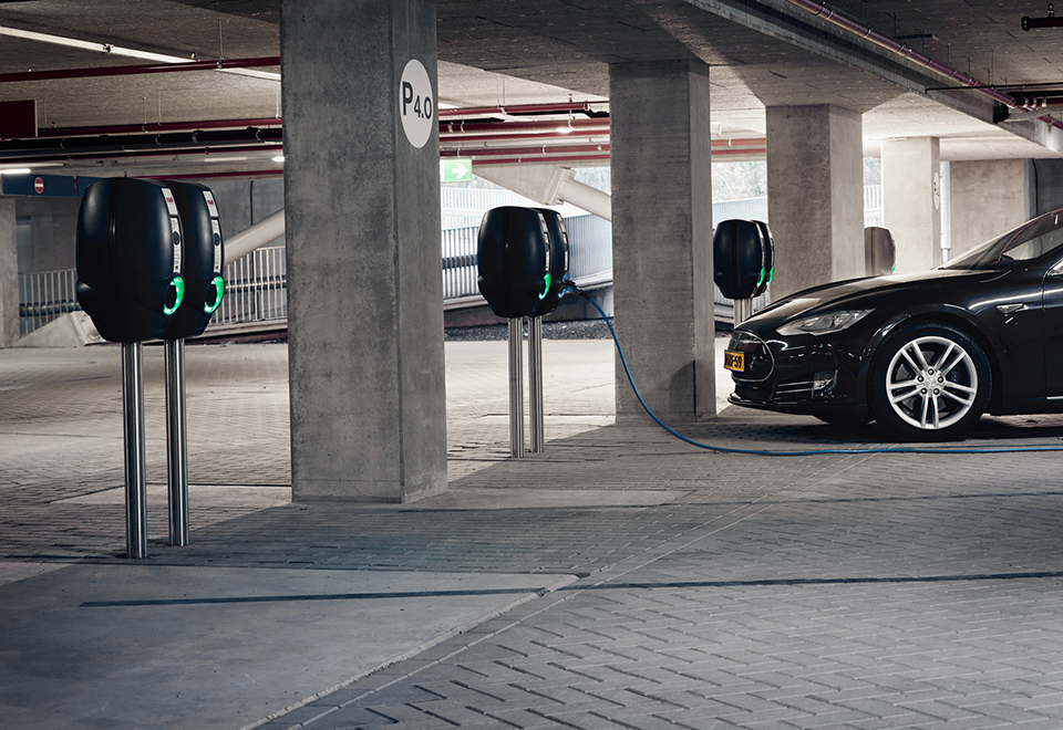 Sähköautot ja lakimuutoksen vaatima latauspistevalmius