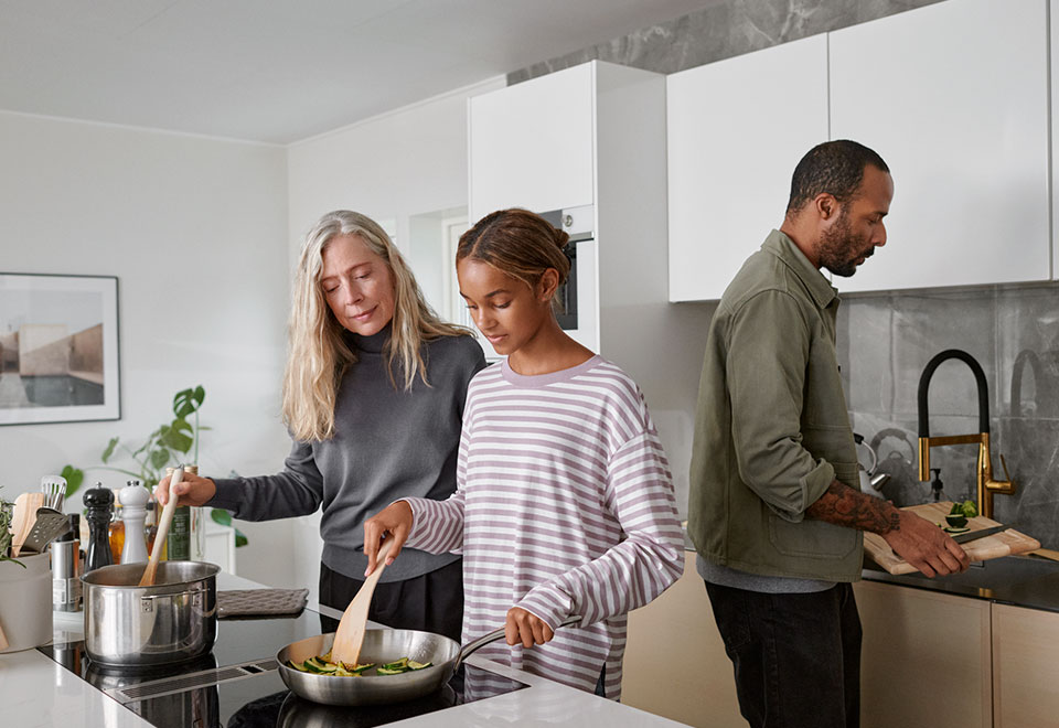 Sähköpalon taustalla voi olla vika joko laitteessa tai käyttäjässä.