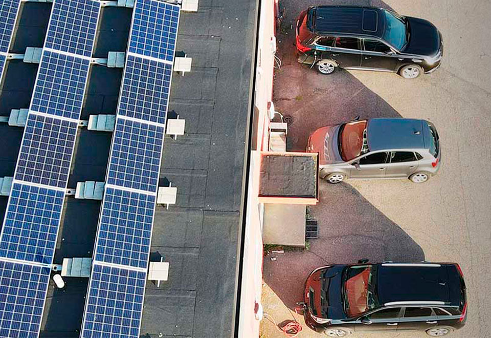 Webinaarissa keskusteltiin aurinkopaneeleista taloyhtiöissä