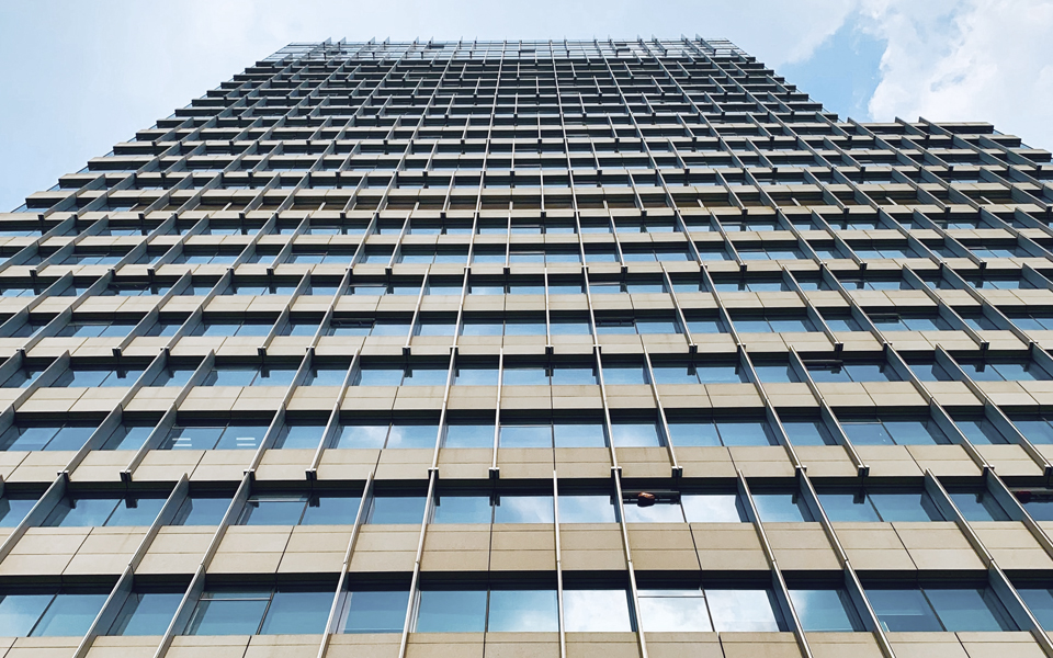 Aurinkopaneelit talojen rakenteissa ovat lähitulevaisuutta