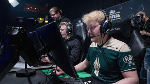 HAVU e-sports tiimi pelaa