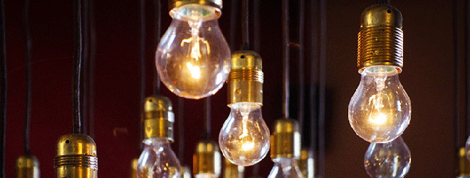 Kuva: roikkuvat hehkulamput